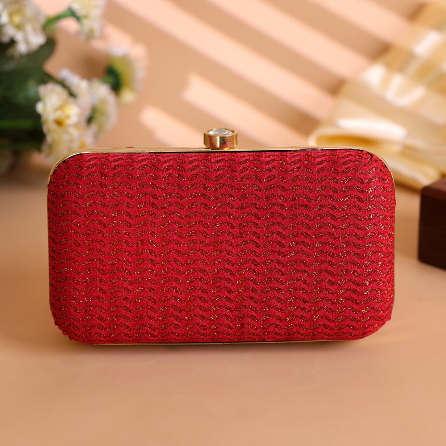 Velora Luxe Rode Clutch – Ruby Glow